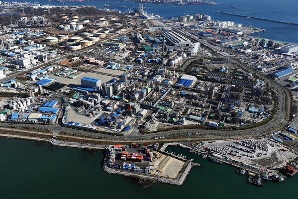 Aerial_view_SK_chemicals__Ulsan_plant_Recycle_Innovation_Center_constructed.jpg